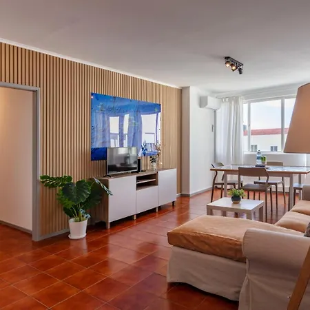 Appartement Priolo's Nest - Sunlit Retreat With Free Parking *
