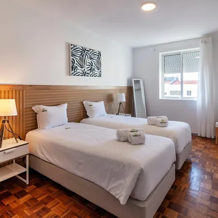 Priolo's Nest - Sunlit Retreat With Free Parking Bicas