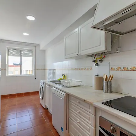 Appartement Priolo's Nest - Sunlit Retreat With Free Parking *