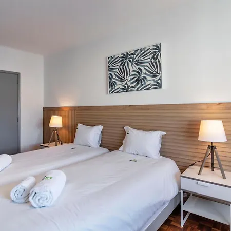 Appartement Priolo's Nest - Sunlit Retreat With Free Parking *